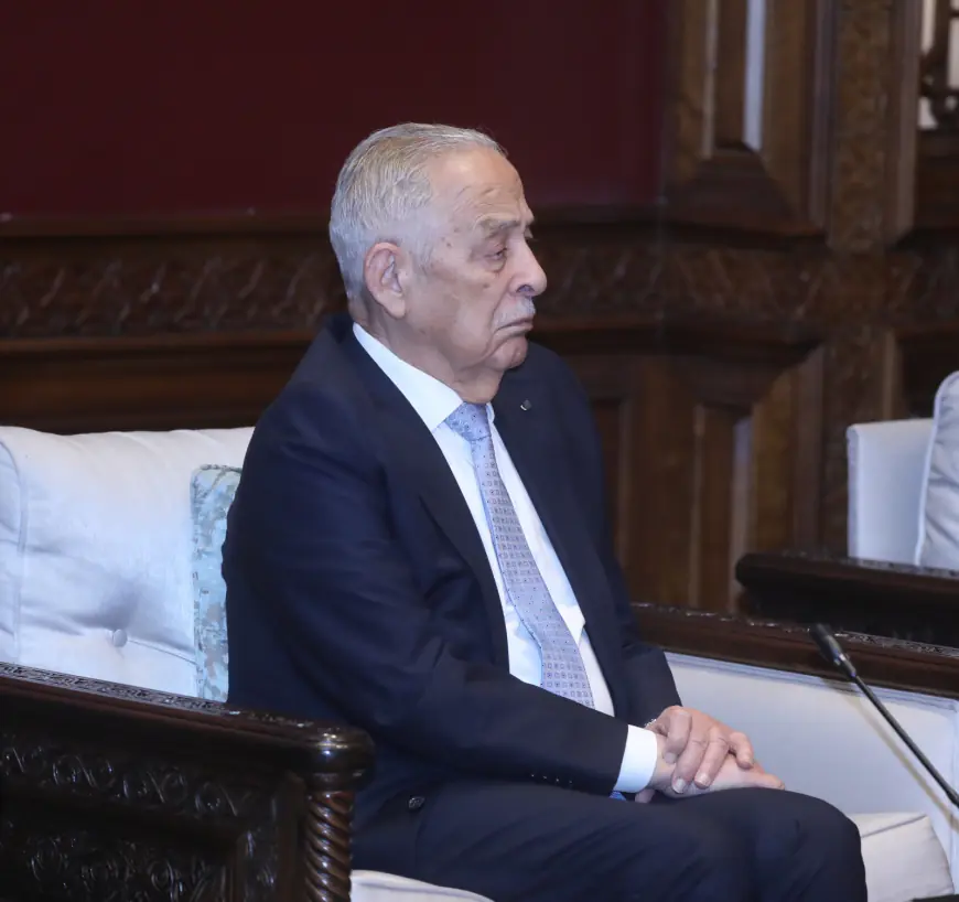 العيسوي ينقل تمنيات الملك وولي العهد بالشفاء للفريقين المتقاعدين السرحان والكردي