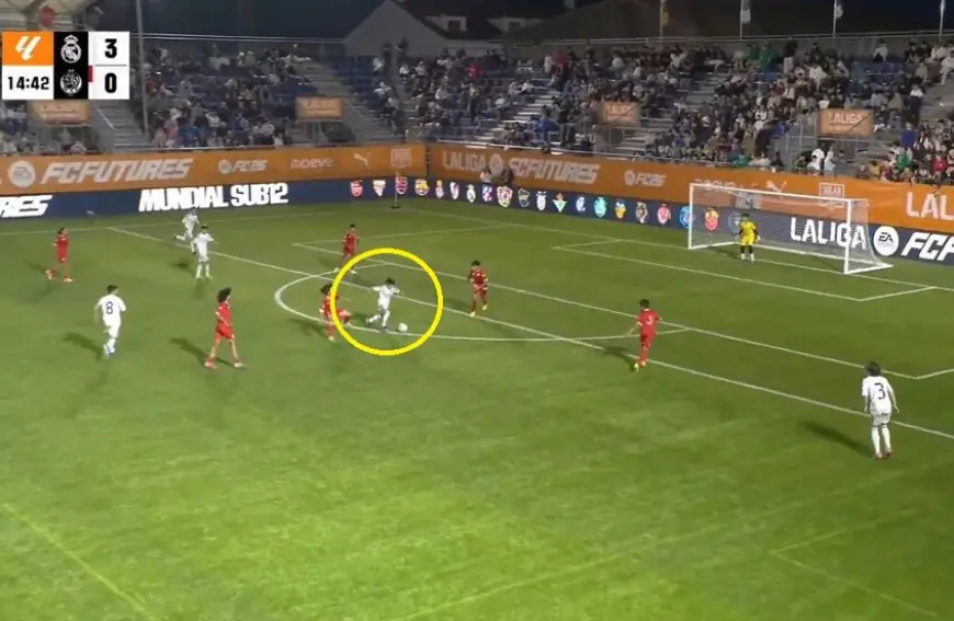 موهبة ريال مدريد الصاعدة يسجل هدفا عالميا (فيديو)