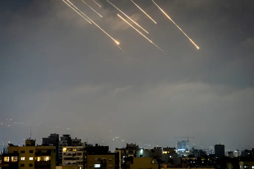 ترامب يتحدث عن محادثات مع إيران عبر باكستان