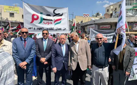 النائب أبو هنية يشارك في المسيرة الشعبية دعما للمواقف الملكية تجاه القضية الفلسطينية (صور)