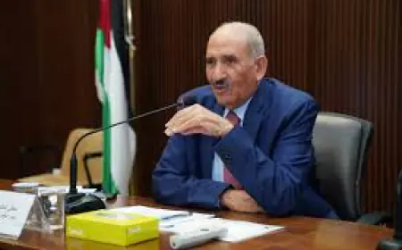 ماذا قال  الذنيبات عن  مشروع سكة حديد ميناء العقبة ؟