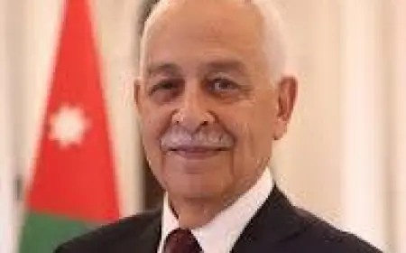 العيسوي ينقل تمنيات الملك ولي العهد بالشفاء العاجل للشاعر حيدر محمود