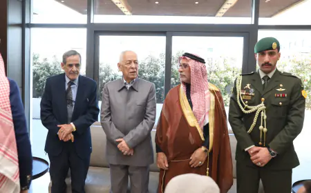 مندوبا عن الملك وولي العهد ..رئيس الديوان الملكي يعزي إل إرشيد وعشيرتي الحديد والمجالي