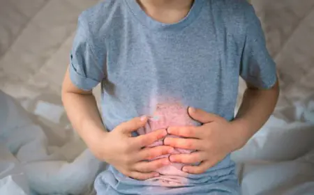 تسمم 12 طالبا في عجلون بعد تناول فاكهة يُشتبه بتلوثها بمبيدات