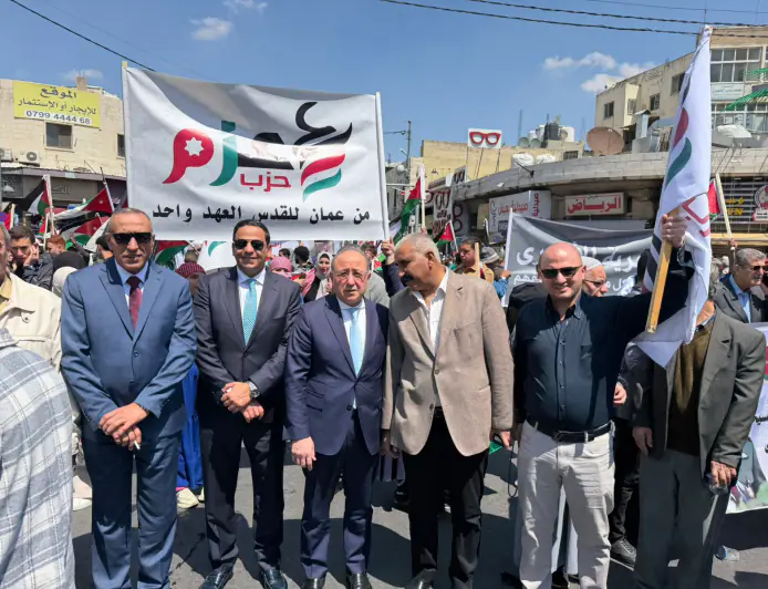 النائب أبو هنية يشارك في المسيرة الشعبية دعما للمواقف الملكية تجاه القضية الفلسطينية (صور)