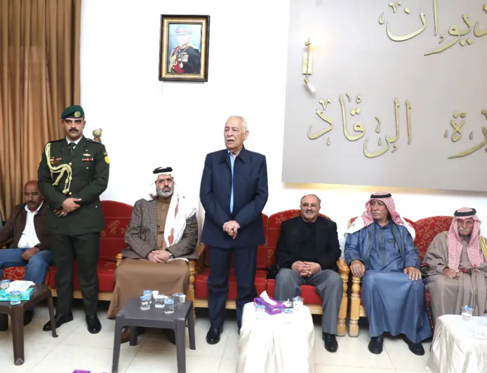 مندوبا عن الملك وولي العهد.. العيسوي يعزي عشيرتي الرقاد والمعايطة