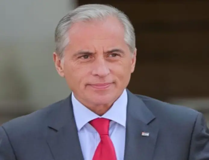 رئيس الوزراء: بفخر واعتزاز نحتفل اليوم بعلمنا الأردني