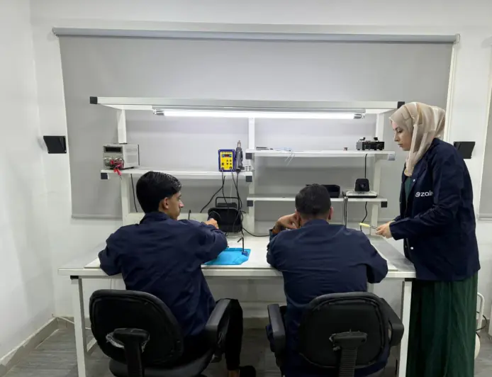 زين تطلق دورات مجانية جديدة للتدريب على صيانة الأجهزة الخلوية وأجهزة الألعاب الإلكترونية