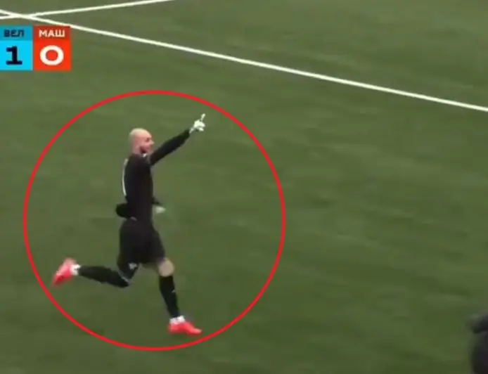 هدف خيالي من 100 متر.. حارس مرمى روسي يسجل بطريقة مذهل