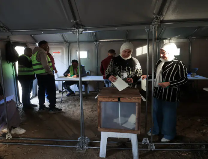 انتخابات دير البلح تعود بعد 20 عاما بحبر بديل وسط قيود الاحتلال