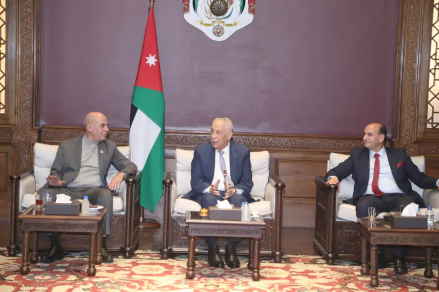 العيسوي: الملك يقود تحركات دبلوماسية فاعلة تضع المصالح الوطنية في مقدمة الأولويات