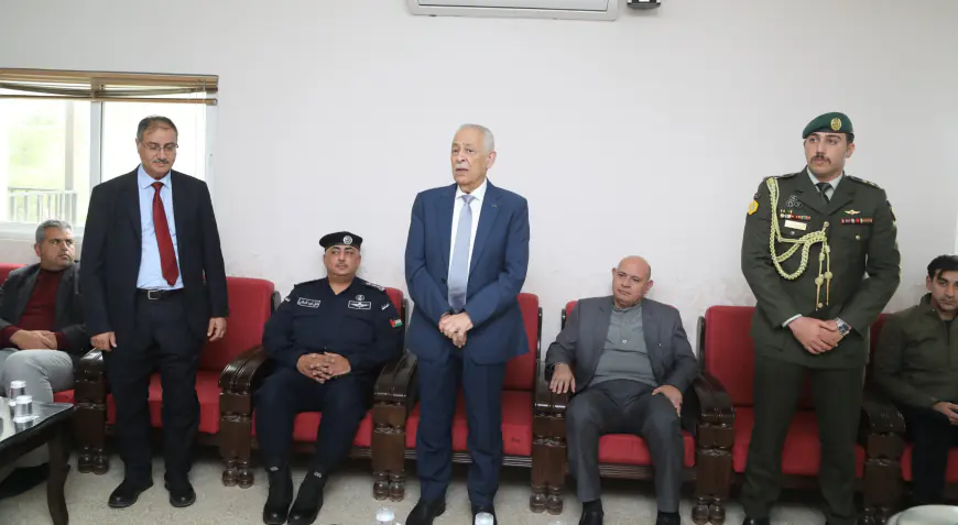 مندوبا عن الملك وولي العهد... العيسوي يعزي عشيرة الخوالدة