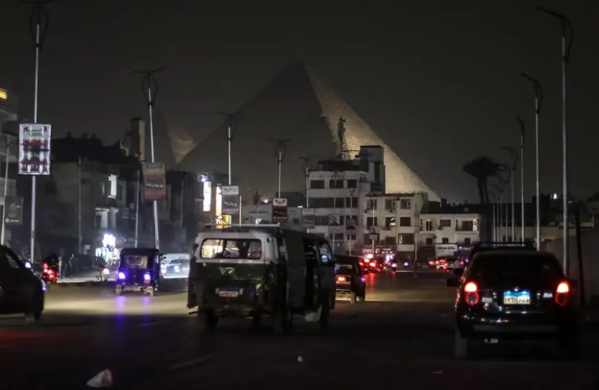 إطفاء الشاشة الأشهر في مصر ترشيدا للطاقة