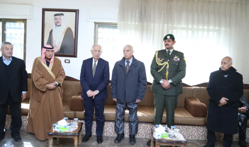 العيسوي ينقل تعازي الملك وولي العهد إلى عشيرة العميان