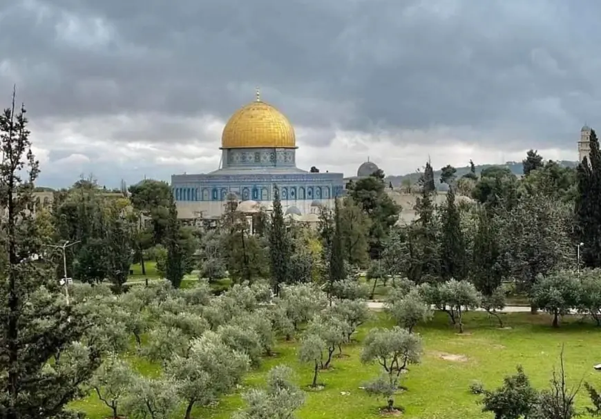 الأقصى يحتضن أول صلاة فجر بعد 40 يوما من الإغلاق (صور)