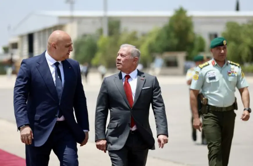 الملك يجري اتصالا هاتفيا مع الرئيس اللبناني ويؤكد وقوف الأردن إلى جانب لبنان