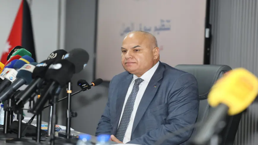 وزير العمل: مقترحات (العمل النيابية) لقانون الضمان قيد الدراسة