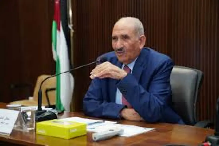 ماذا قال  الذنيبات عن  مشروع سكة حديد ميناء العقبة ؟