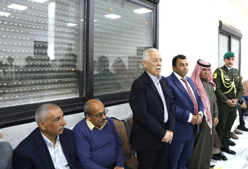 مندوبا عن الملك وولي العهد...العيسوي يعزي عشيرتي الحديد والشرعة