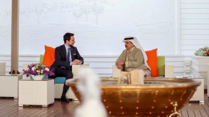 ولي العهد والعاهل البحريني يبحثان سبل تعزيز التنسيق حيال التطورات الإقليمية