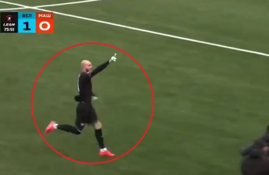 هدف خيالي من 100 متر.. حارس مرمى روسي يسجل بطريقة مذهل