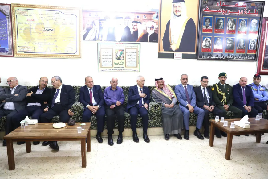 مندوبا عن الملك وولي العهد.. العيسوي يعزي بوفاة الوزير الأسبق خالد العمري