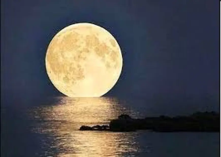 بدران في شهر واحد.. ظاهرة (البدر الأزرق) تزين سماء الأردن في أيار