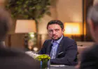 ولي العهد يؤكد أهمية المشاريع التي توظف الحلول التكنولوجية لمعالجة ازدحامات المرور