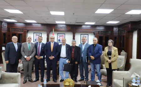 حزب التغيير يناقش مع وزير الصحة تحديات القطاع.. والتأمين الشامل يتصدر الأولويات