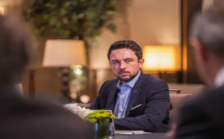 ولي العهد يؤكد أهمية المشاريع التي توظف الحلول التكنولوجية لمعالجة ازدحامات المرور