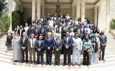 العيسوي خلال استقباله طلبة جامعات وفعاليات أكاديمية