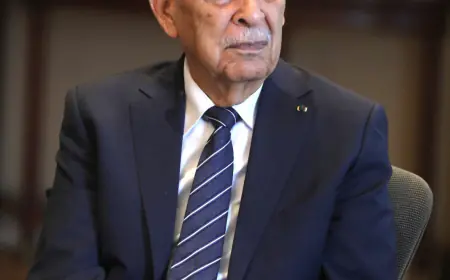 ​بتوجيهات ملكية.. العيسوي ينقل تمنيات الملك وولي العهد للعين الأسبق برجس الحديد بدوام الصحة والعافية