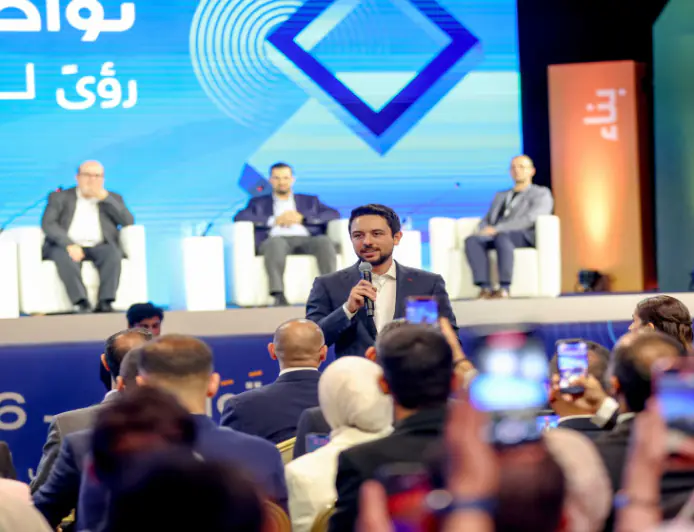 ولي العهد يشدد على توظيف الذكاء الاصطناعي لرفع كفاءة الأداء في القطاعين العام والخاص