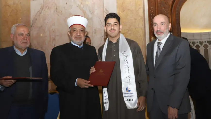 الخلايلة يكرّم كوكبة من حَفَظة القرآن