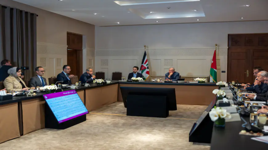 الملك يؤكد أهمية ترسيخ مكانة الأردن مركزا صناعيا إقليميا
