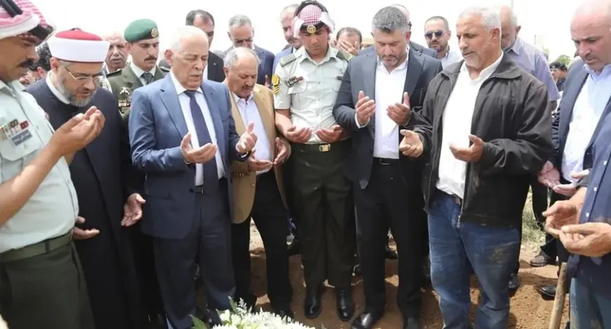 مندوبا عن الملك وولي العهد.. العيسوي يشارك في تشييع جثمان الوزير والعين الأسبق مازن الساكت