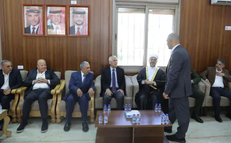 مندوبا عن الملك وولي العهد.. العيسوي يعزي عشيرة الخشاشنة