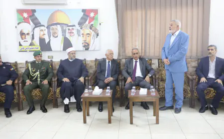 *مندوبا عن الملك وولي العهد.. العيسوي يعزي عشيرة بني هاني