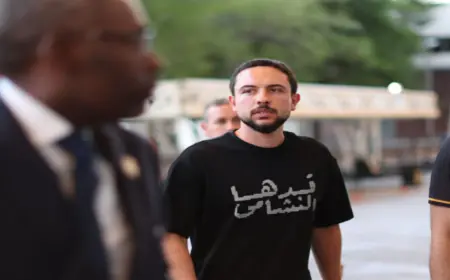 ولي العهد والأميرة رجوة والأمير هاشم يصلون ملعب ليفاي لمؤازرة النشامى