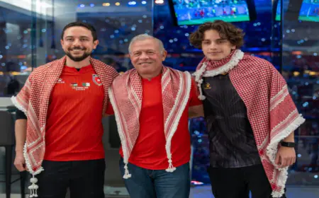 الملك وولي العهد يتابعان مباراة النشامى أمام الجزائر