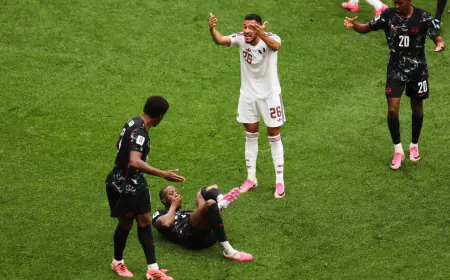 فيفا يوقف القطري عاصم مادبو 5 مباريات بعد تسببه بكسر ساق لاعب كندا