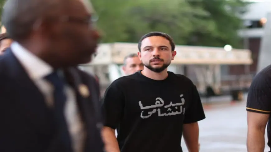ولي العهد والأميرة رجوة والأمير هاشم يصلون ملعب ليفاي لمؤازرة النشامى