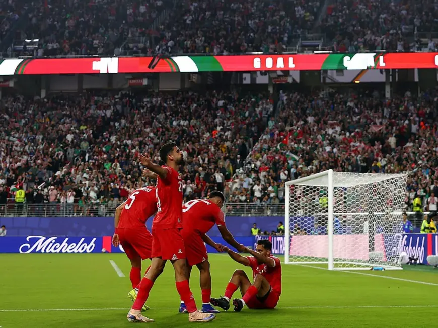 الجزائر تقلب تأخرها أمام الأردن إلى فوز 2-1 وتنعش آمالها في كأس العالم 2026