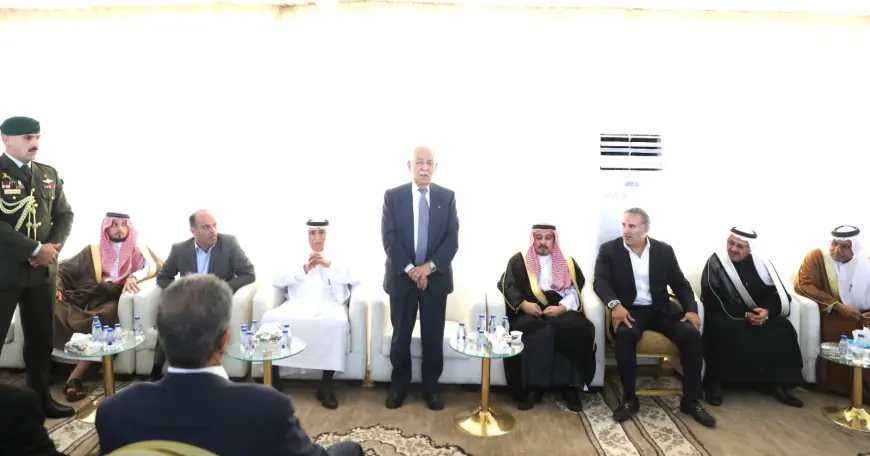 مندوبا عن الملك وولي العهد.. العيسوي يعزي عشيرة الفايز