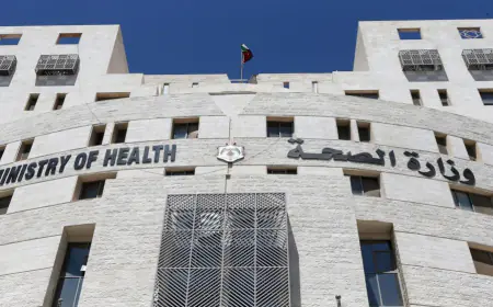 إنهاء عقد شركة نظافة مرتبطة بنجل وزير العمل مع وزارة الصحة
