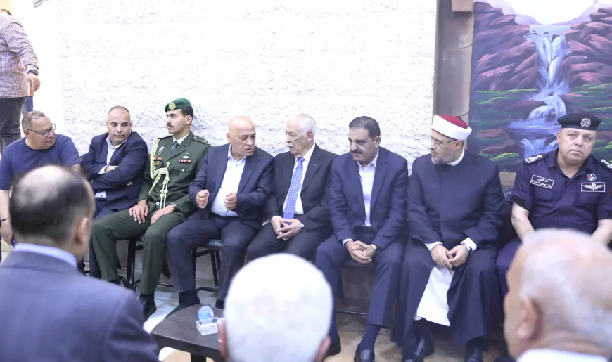 مندوبا عن الملك وولي العهد.. العيسوي يعزي أبو عيد وشختور