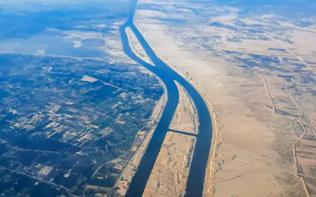 زيادة ملحوظة في حركة قناة السويس.. ناقلات النفط والغاز تقود انتعاش الملاحة