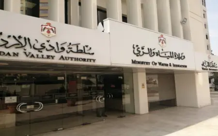 المياه تضبط اعتداء على خط رئيسي وتفصل تمديدات غير مشروعة في الزرقاء