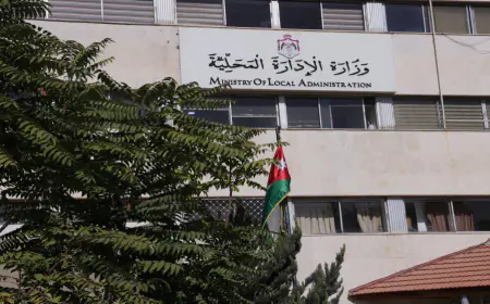 "الإدارية النيابية": تقر بكف يد مجلس الوزراء عن حل المجالس.. وتقييد الحكومة بمدة زمنية