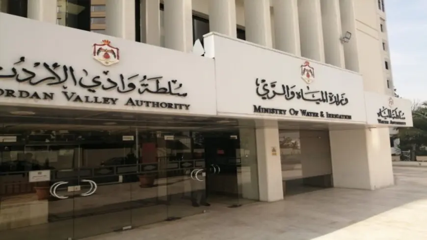 المياه تضبط اعتداء على خط رئيسي وتفصل تمديدات غير مشروعة في الزرقاء